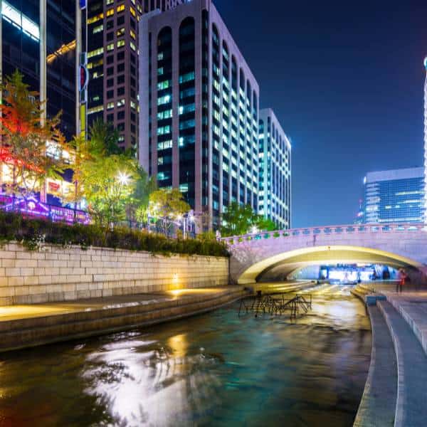 Cheonggyecheon Stream: Seoul’s Hidden Urban Paradise