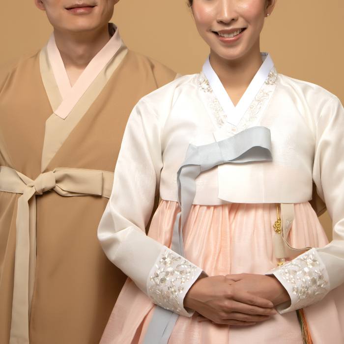 Hanbok: The Timeless Beauty of Traditional Korean Clothing